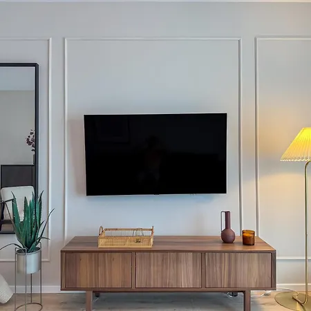 Cityscape - Modern & Premium Apartment *