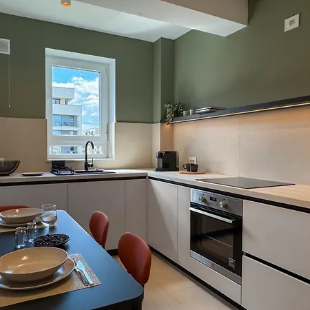 Cityscape - Modern & Premium Apartment Brasov